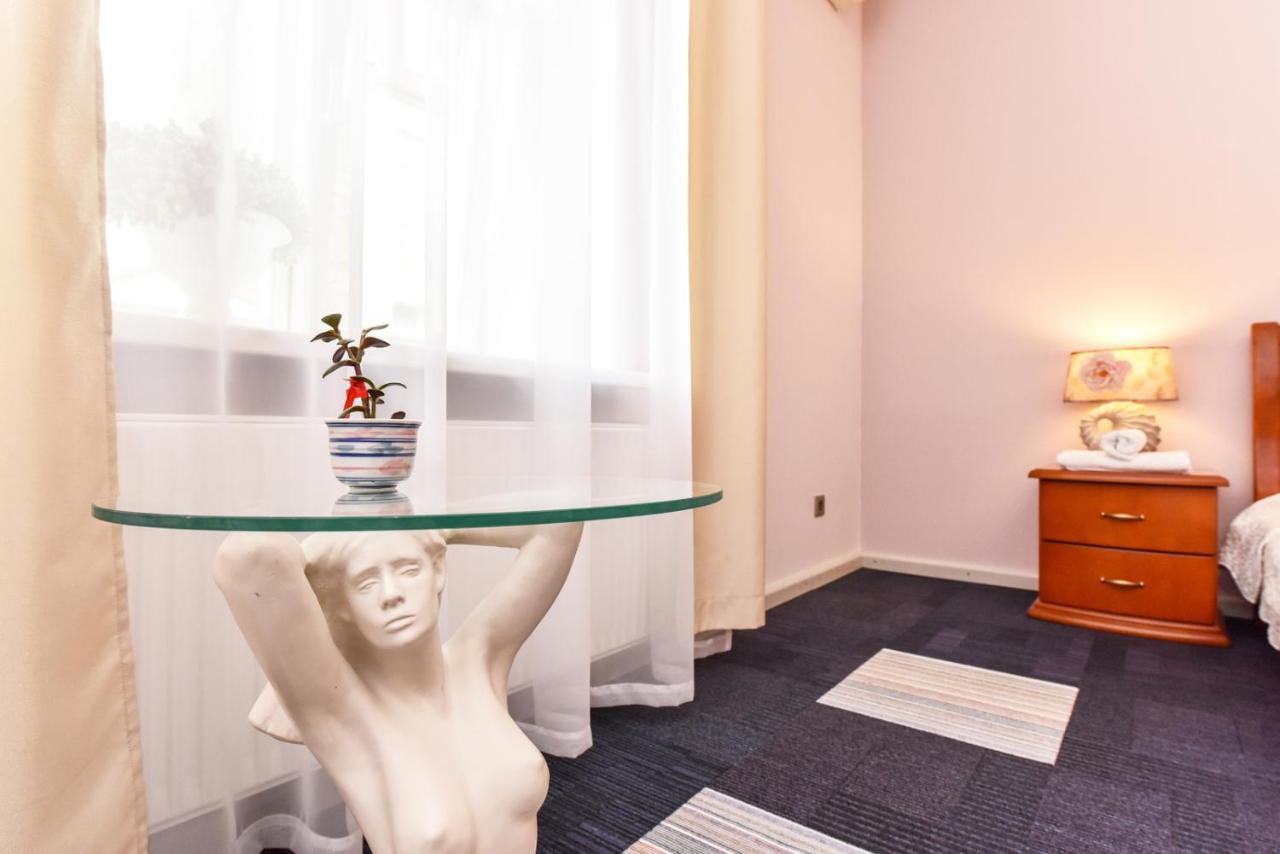 Hotel Jugend With Self Check-In Liepāja Esterno foto